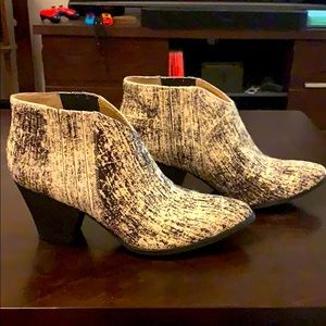 Splendid Women’s Addie Ankle Booties